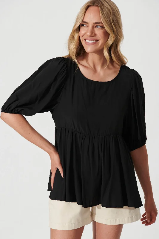 Chesta Top In Black