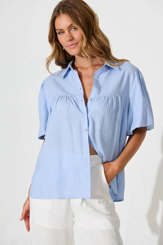 Sunniva Shirt in Light Blue Cotton Linen