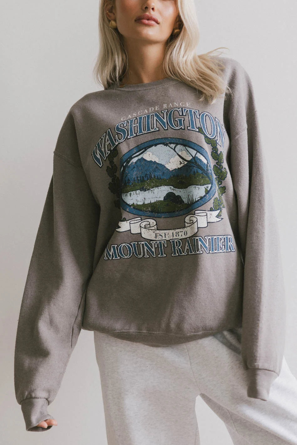 Mount Rainier Crewneck in Grey